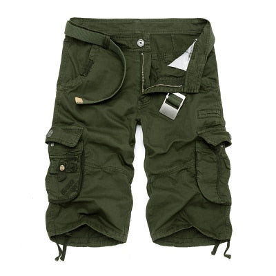 Pantalones cortos holgados militares. Shorts cargos para hombre.