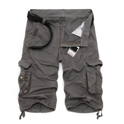 Pantalones cortos holgados militares. Shorts cargos para hombre.